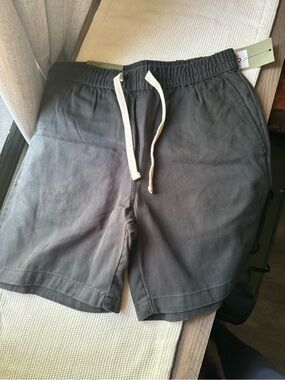 Target Men's Athletic Drawstring Shorts - Charcoal with Ivory Drawcord